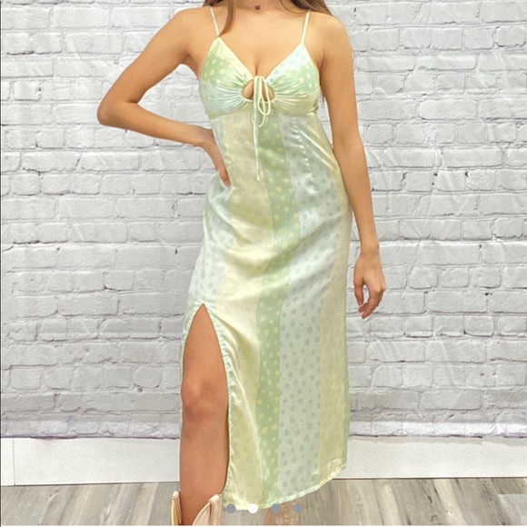 Green Polka Dot Slit Dress - Picture 2 of 4